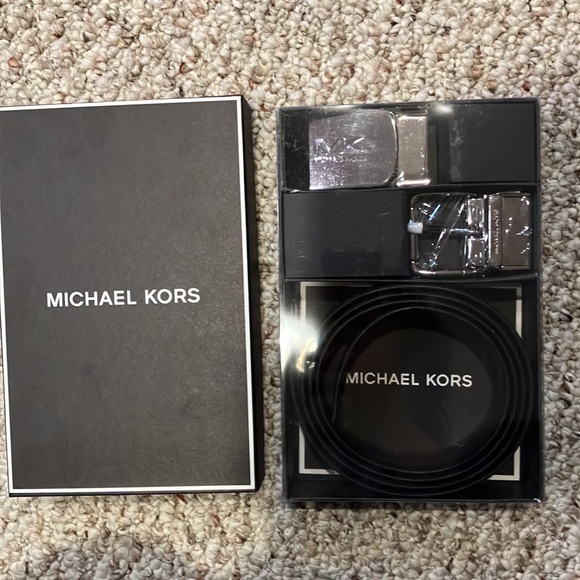 MICHAEL KORS 
4-in-1 Logo Belt Box Set 36H9MBLY4B - Picture 6 of 8